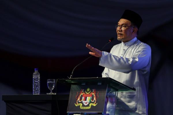 PM Anwar: Major foreign investments prove unity govt is strong, stable 